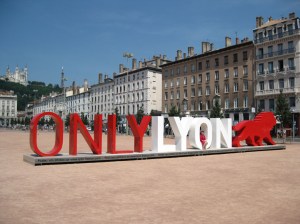 ONLYLYON-Sculpture-Place-Bellecour-Lyon-30